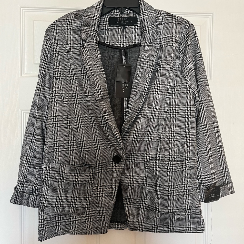 Black and white patterned blazer
